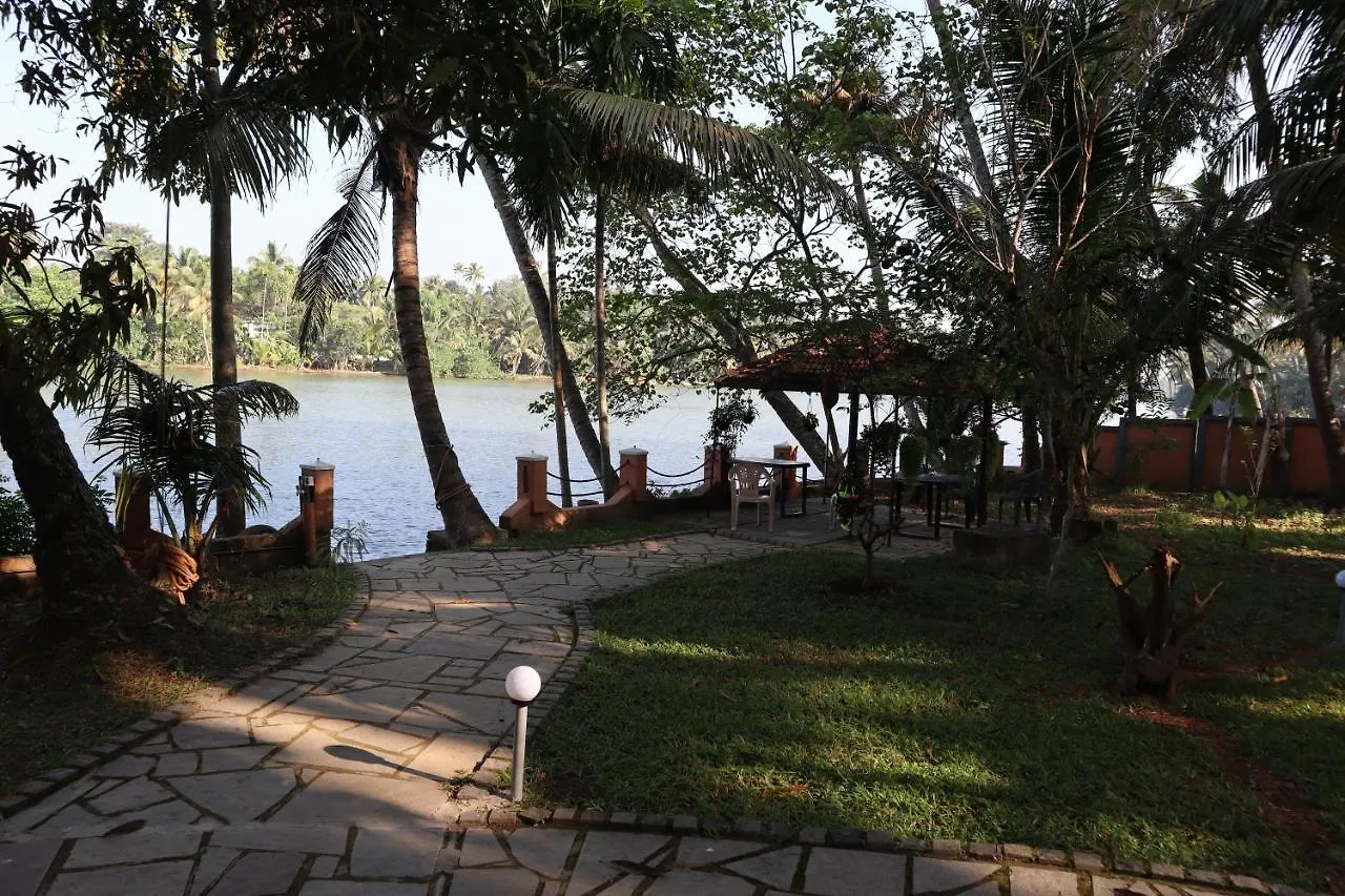 Greenchromide Homestays Mundrothuruth